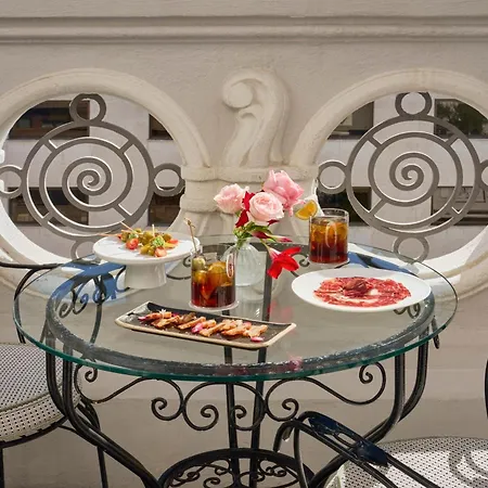 Relais & Chateaux Heritage Hotel-2