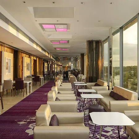 Hilton Prague Atrium-2