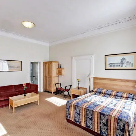 Bertrand'S Townhouse-3