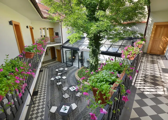 Hotel At The White Lily Prague