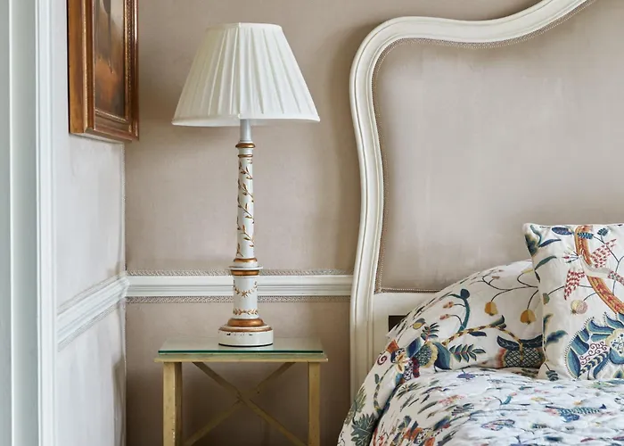 Egerton House Hotel London