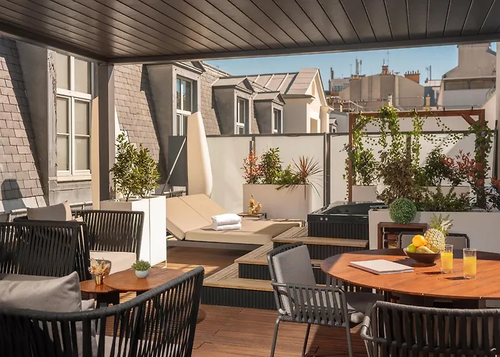 Niepce Paris, Curio Collection By Hilton Hotel