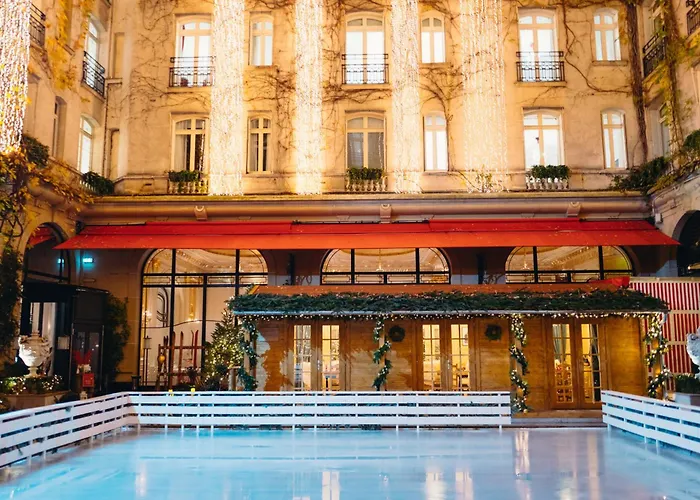 Hotel Plaza Athenee - Dorchester Collection Paris