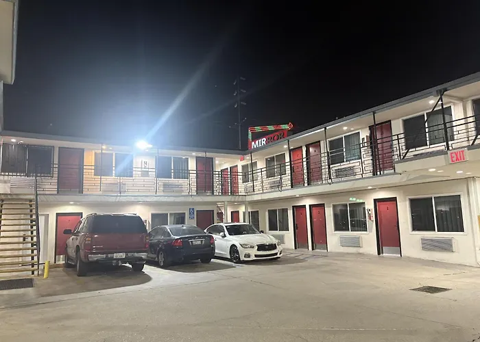 Mirror Motel Los Angeles
