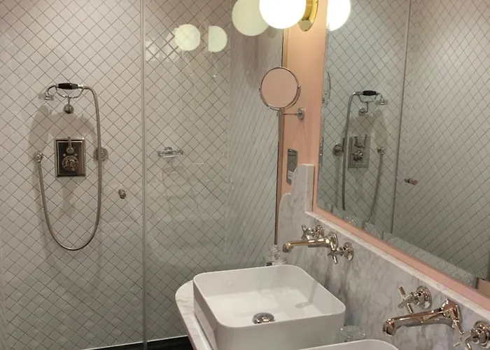 Henrietta Experimental Hotel London