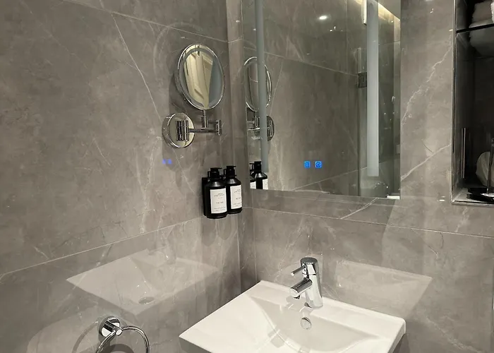 The Leonard Hotel London