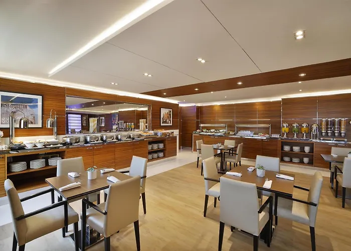 Hilton Dubai The Walk Hotel